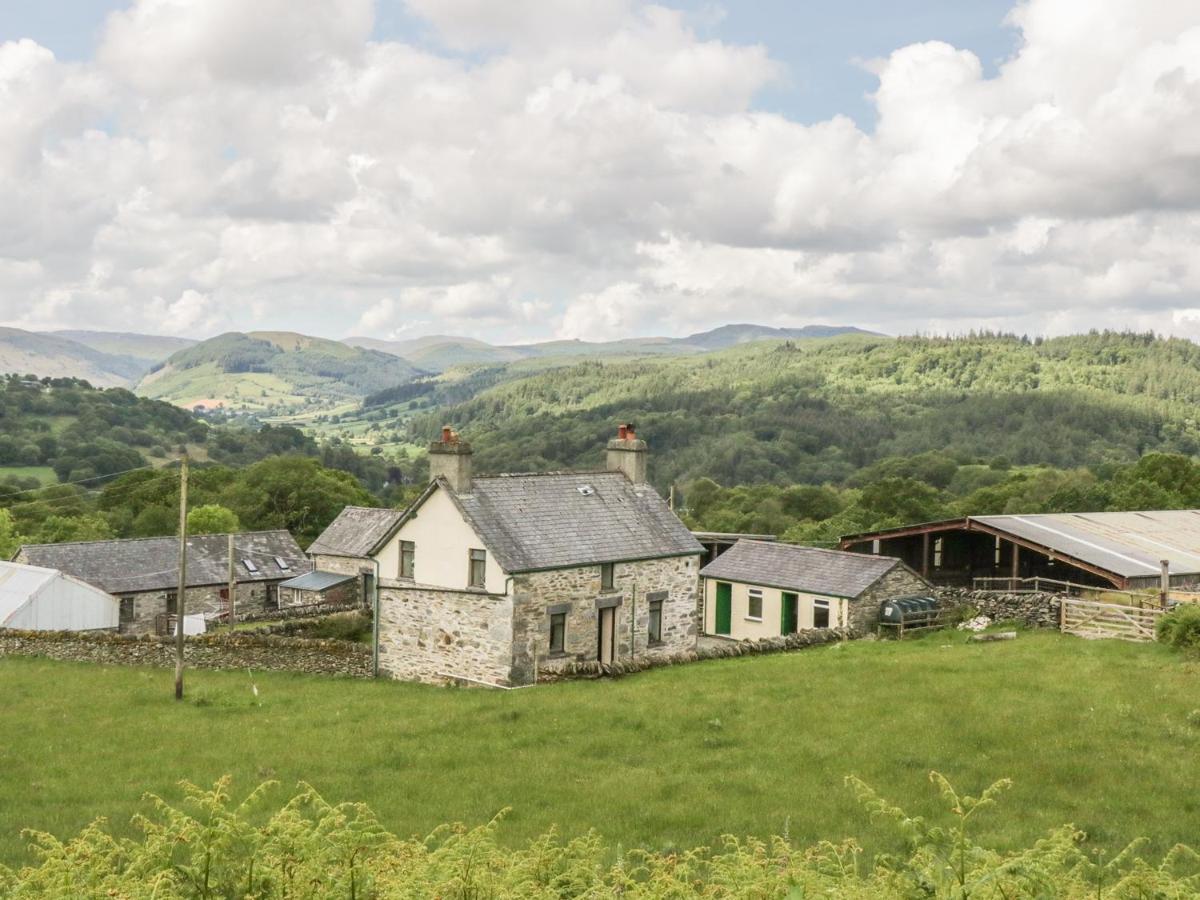 Penrhyddion Ucha Villa Capel Garmon Exterior photo